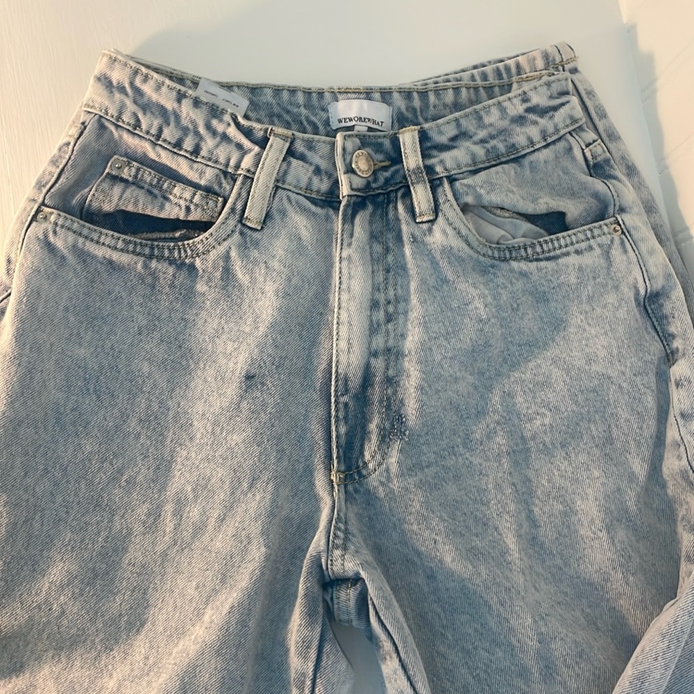 Light wash boyfriend jeans